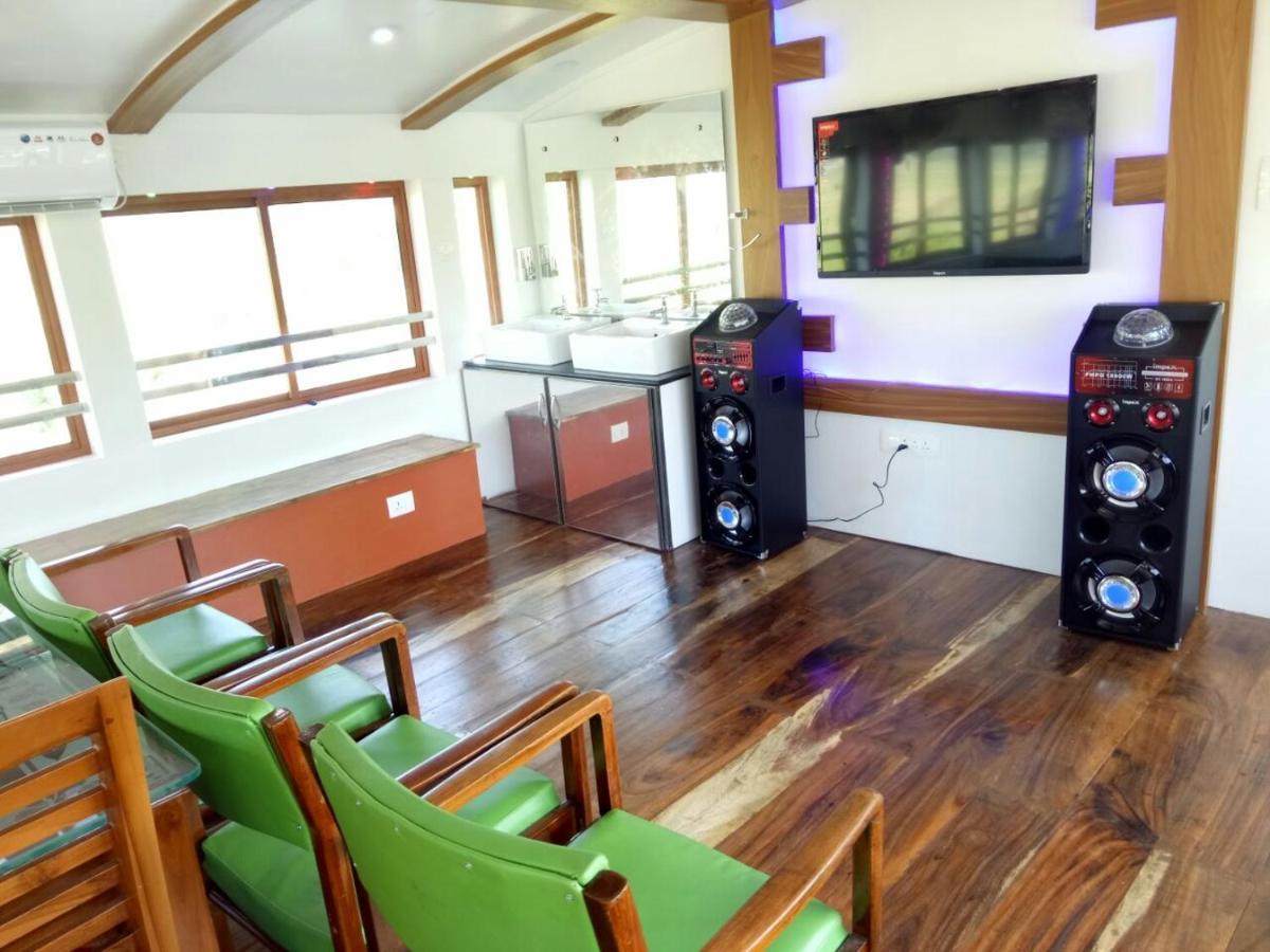 Marari Houseboat Hotel Mararikulam Exterior foto