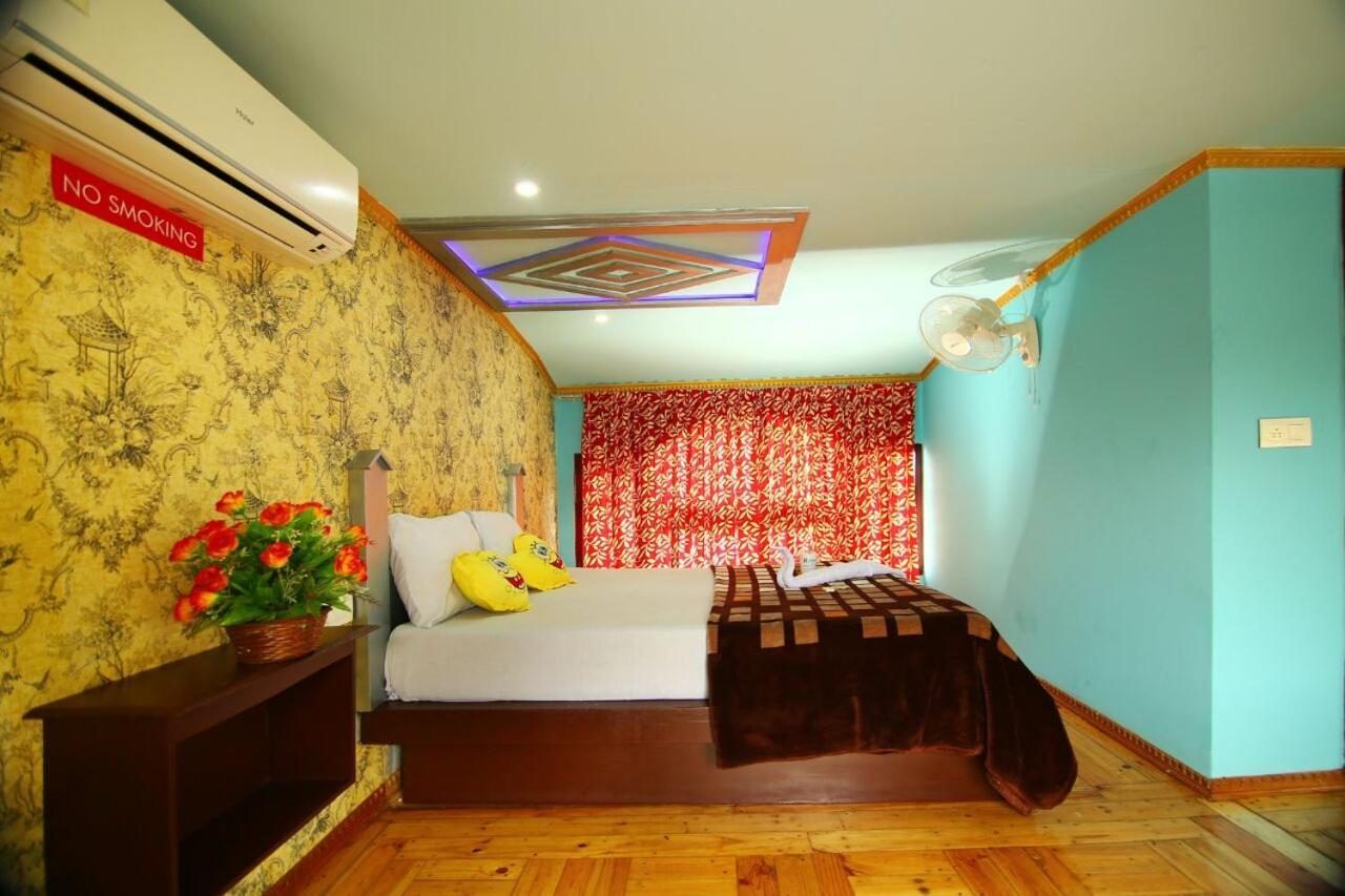 Marari Houseboat Hotel Mararikulam Exterior foto