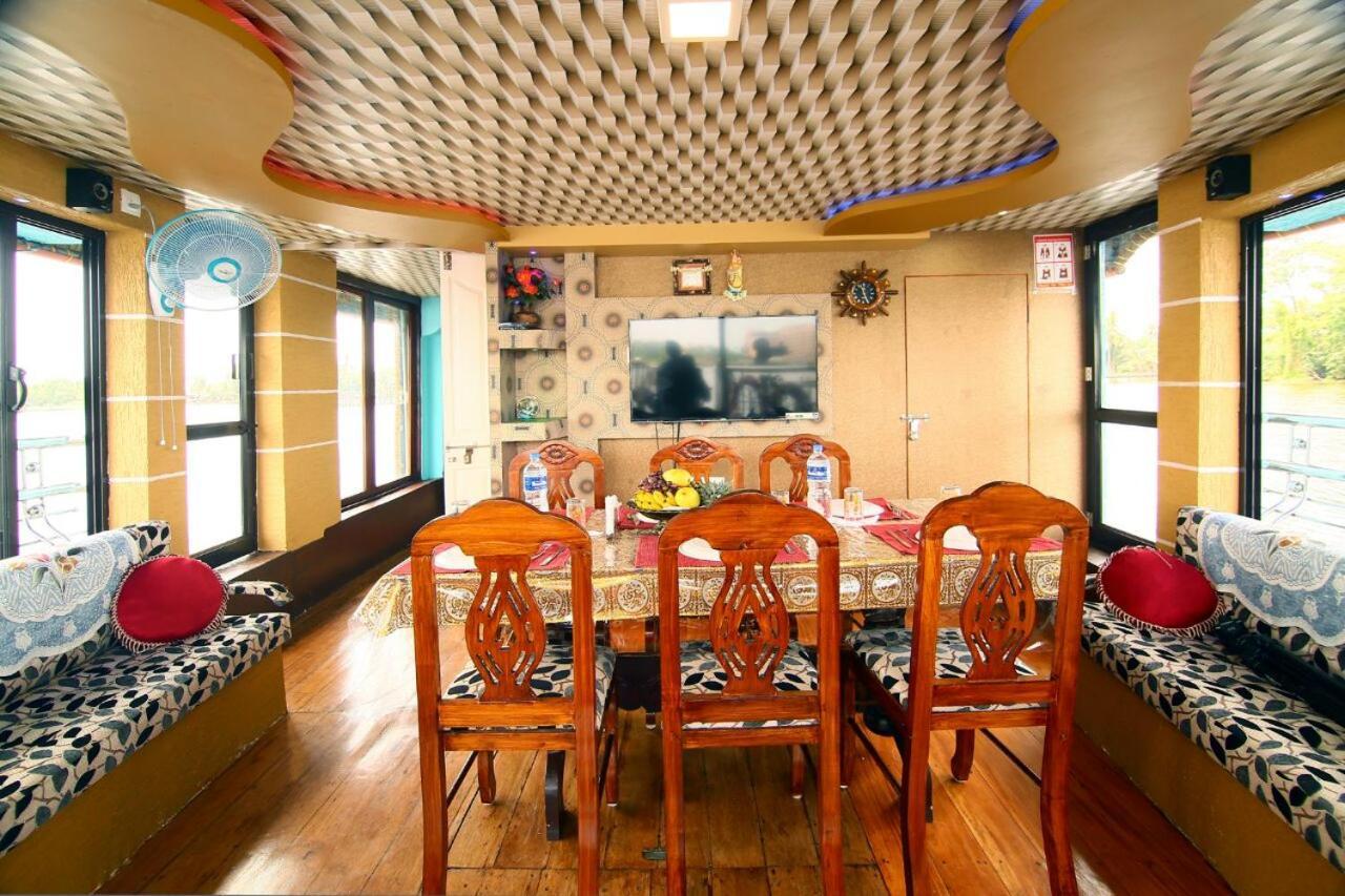 Marari Houseboat Hotel Mararikulam Exterior foto