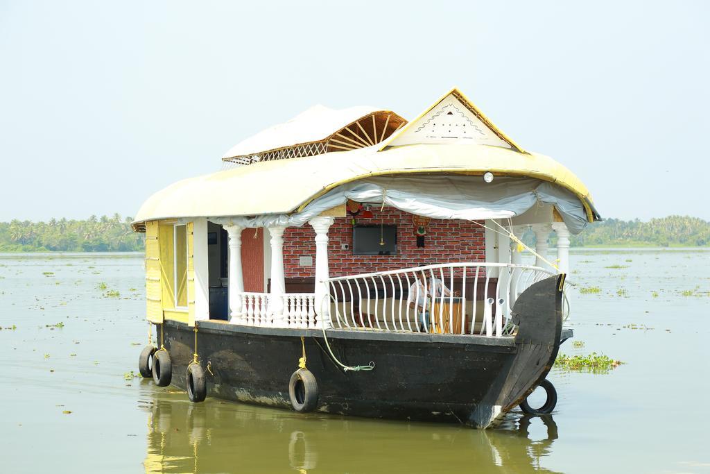 Marari Houseboat Hotel Mararikulam Cameră foto