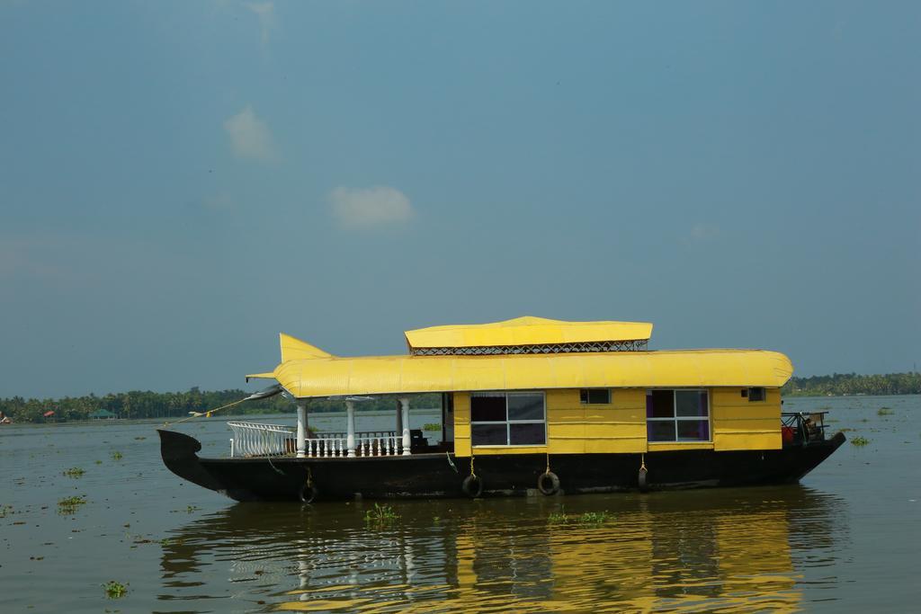 Marari Houseboat Hotel Mararikulam Exterior foto